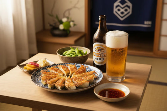 カロリーを大幅にカットしたヘルシーな揚げ餃子。冷凍餃子がノンフライヤーであっという間にサクサクのおつまみに変身します。